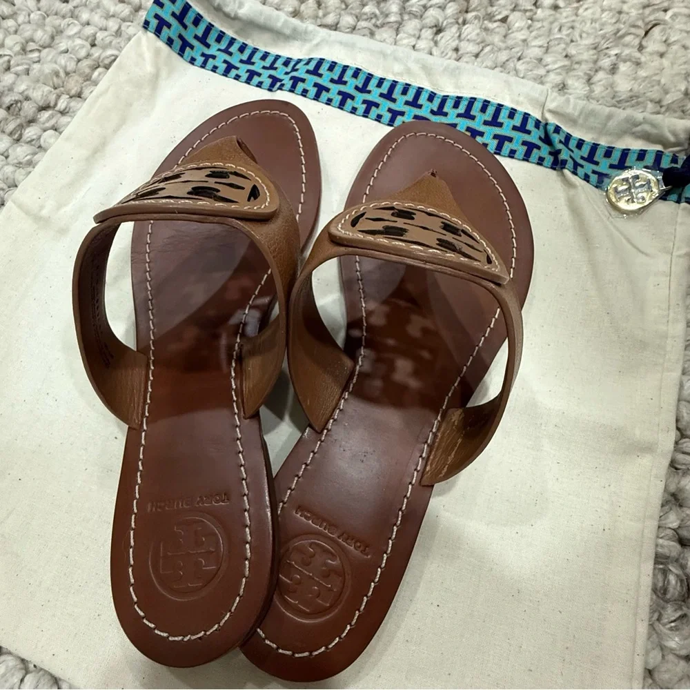 Tory Burch Miller Leather Thong Sandal in Tan